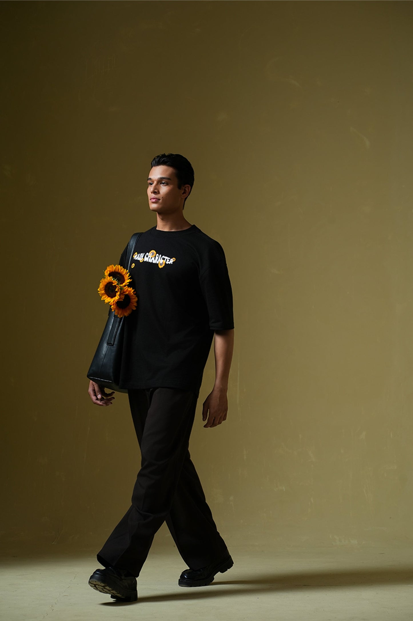 Houdini Printed Black Oversized T-Shirt Main Character