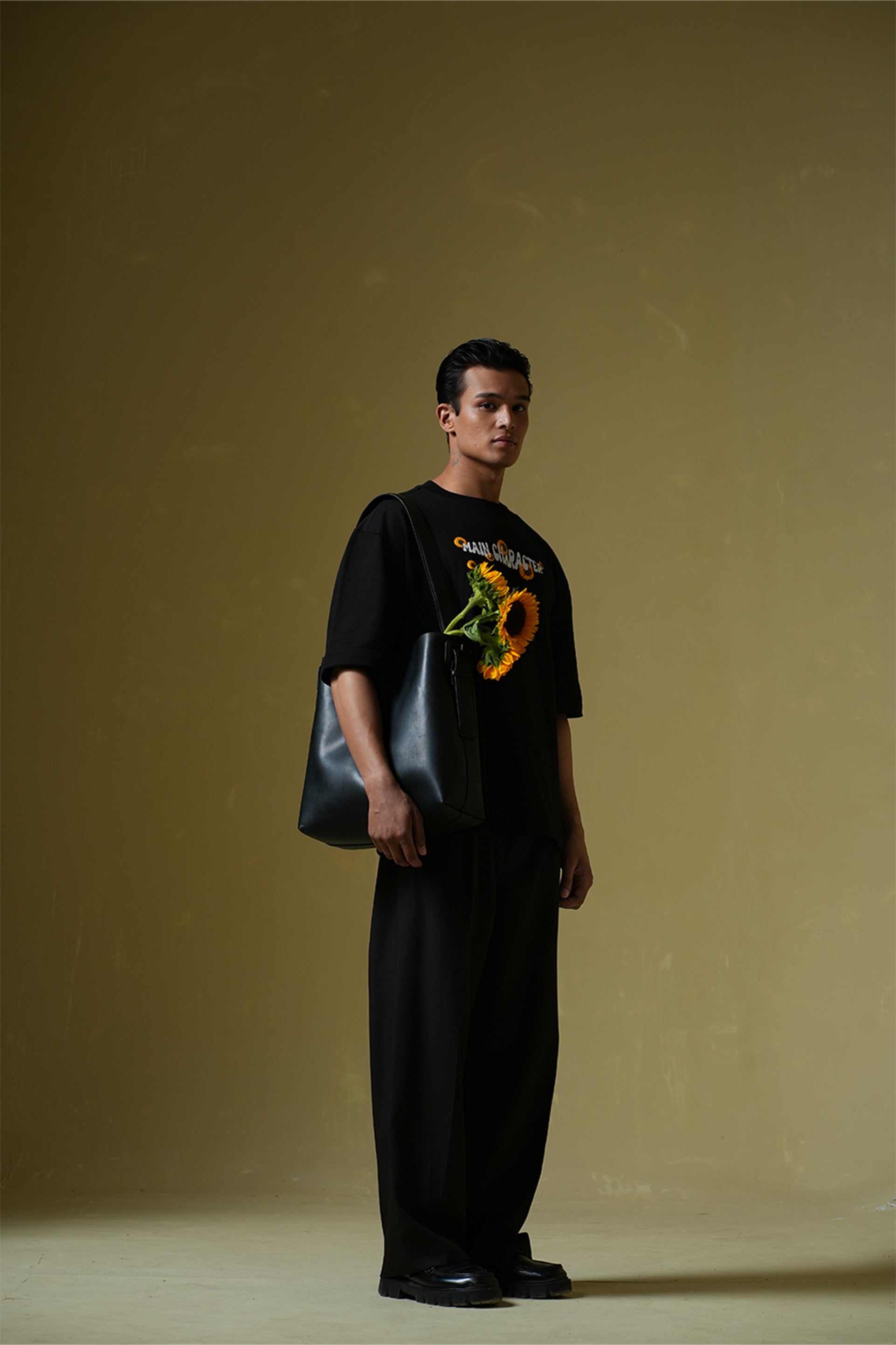 Houdini Printed Black Oversized T-Shirt Main Character