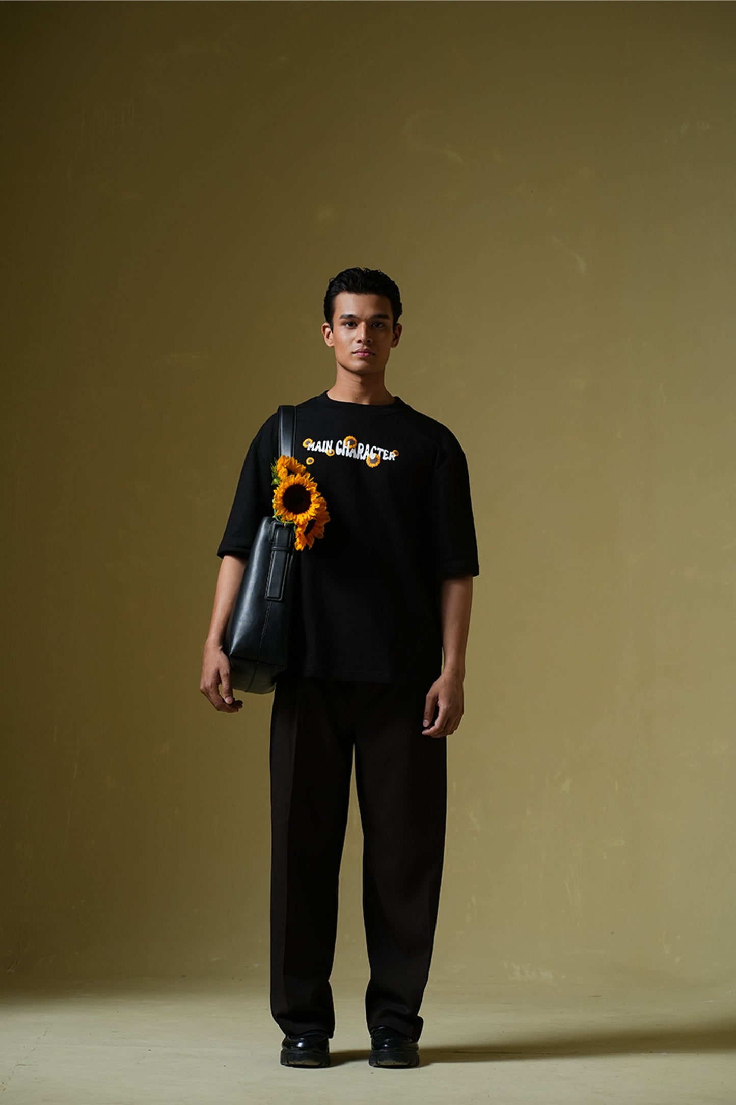 Houdini Printed Black Oversized T-Shirt Main Character