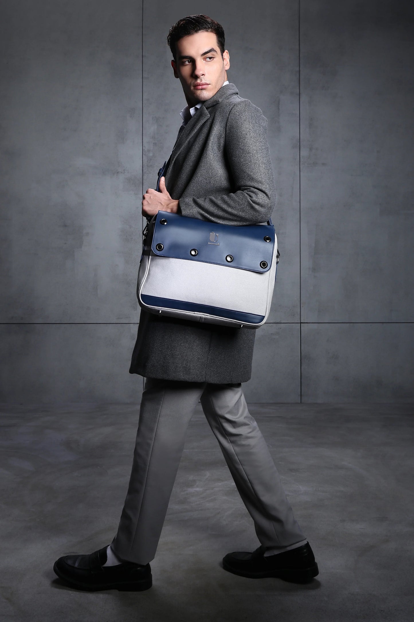 Insight Pack - Steel Gaze | Laptop Bag / Messenger Bag
