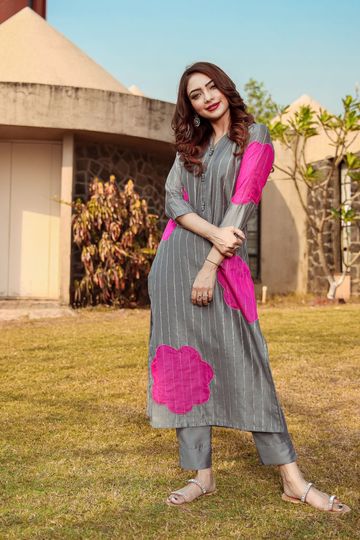 GREY CHANDERI BLOOMING KURTA