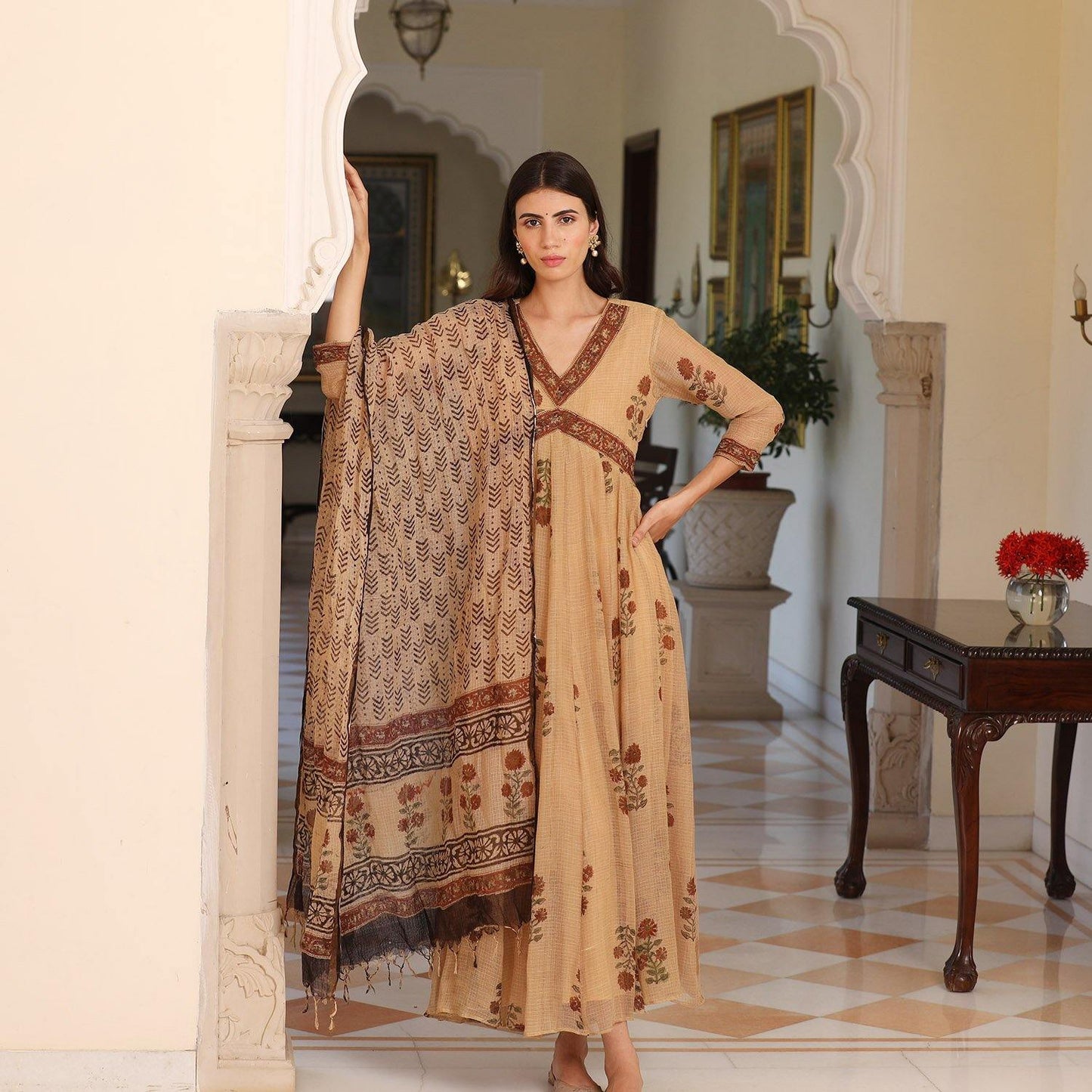 Zora Border Suit - Ambraee