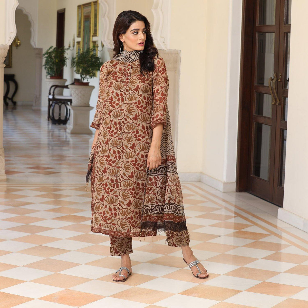 Sepia Suit - Ambraee