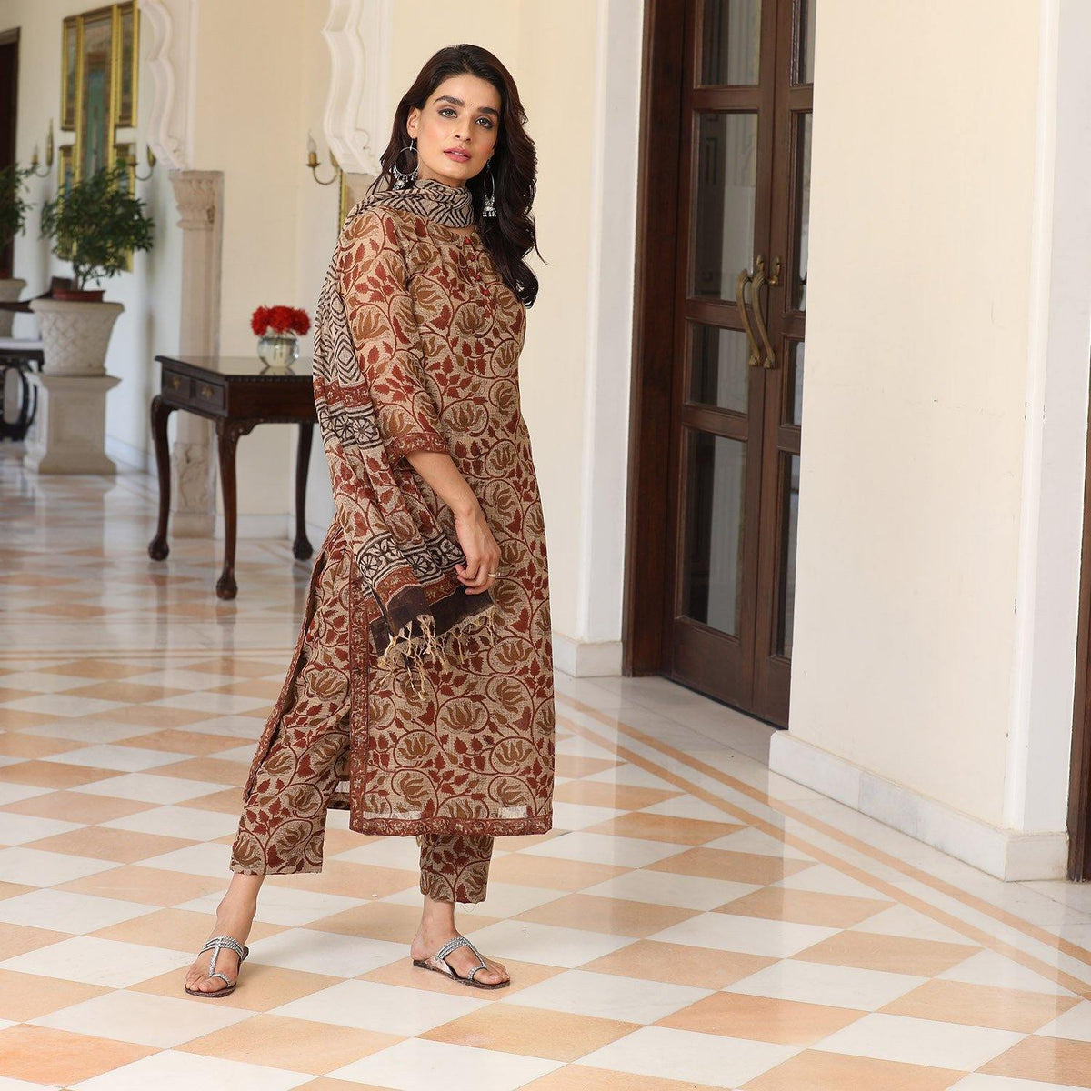 Sepia Suit - Ambraee