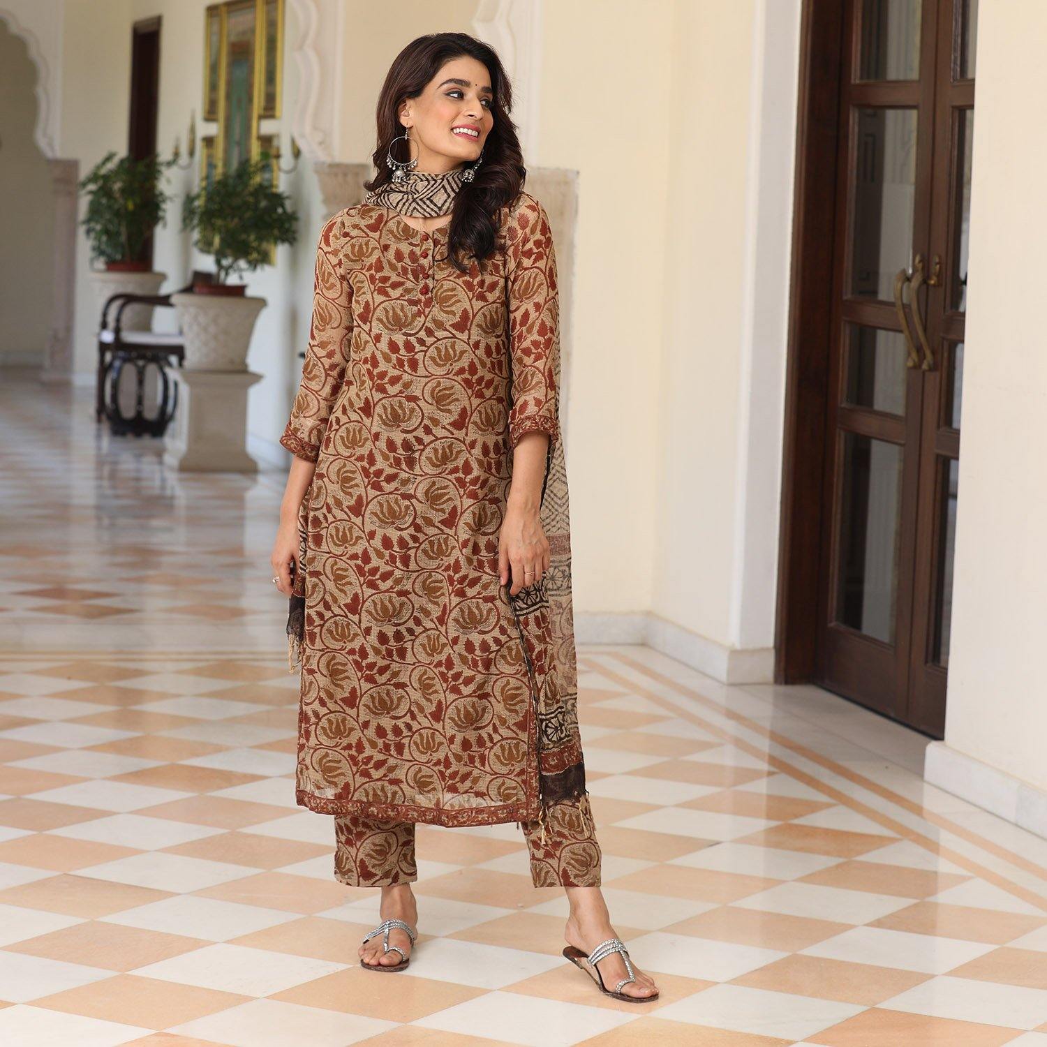 Sepia Suit - Ambraee