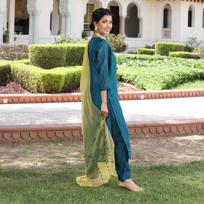 TRACY CHANDERI SUIT