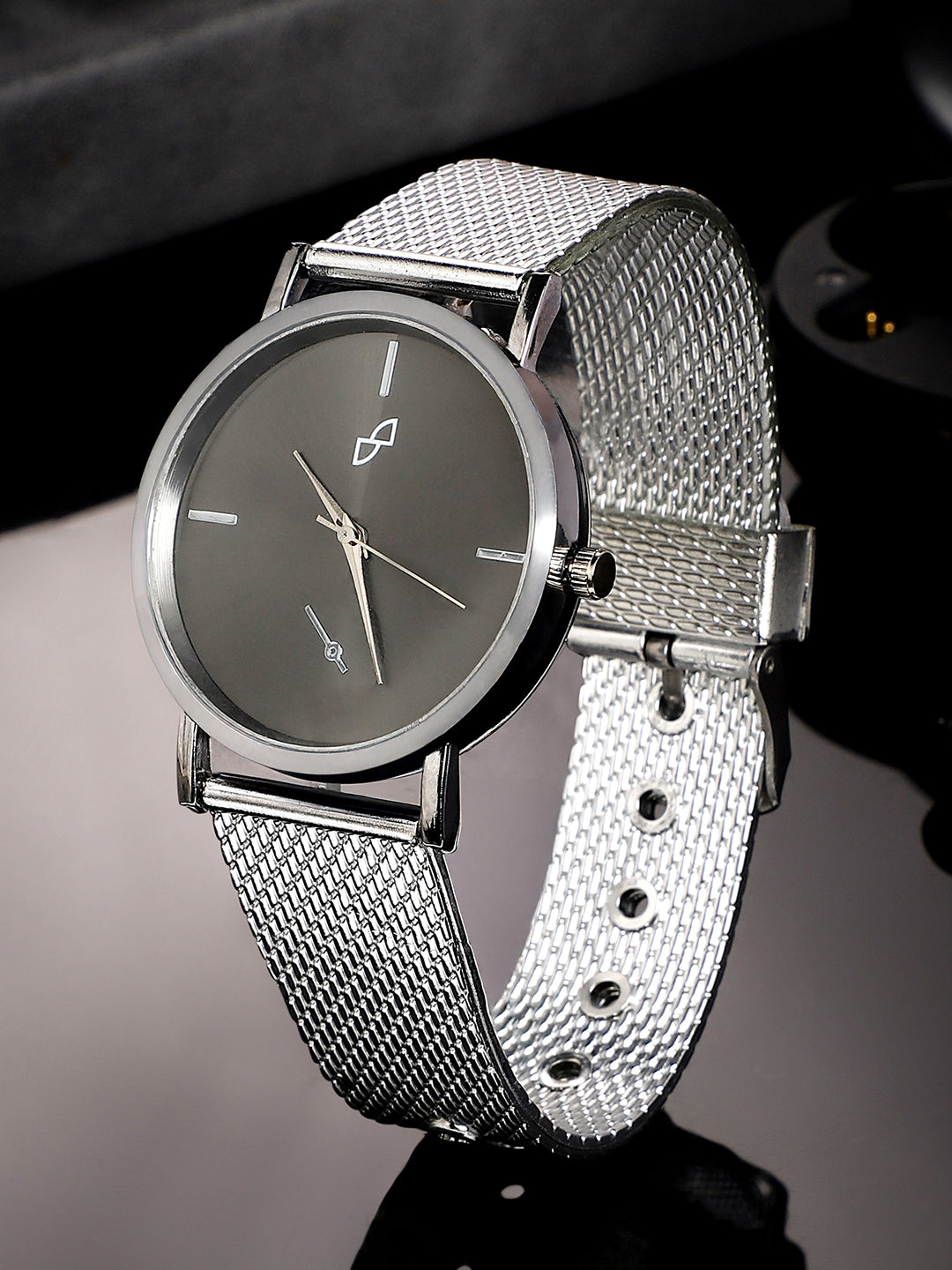 Solid Round Watch - Silver