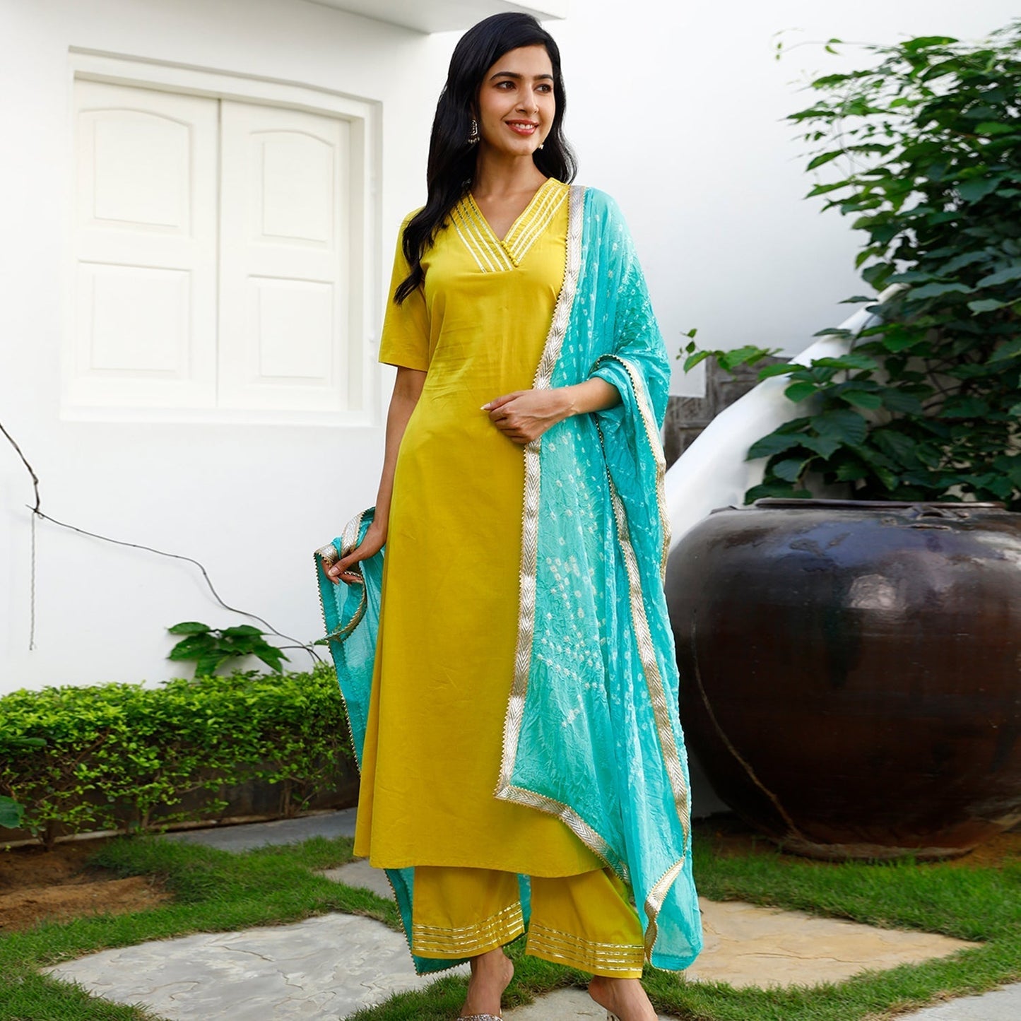 Olive Kurta With Teal Bandhani