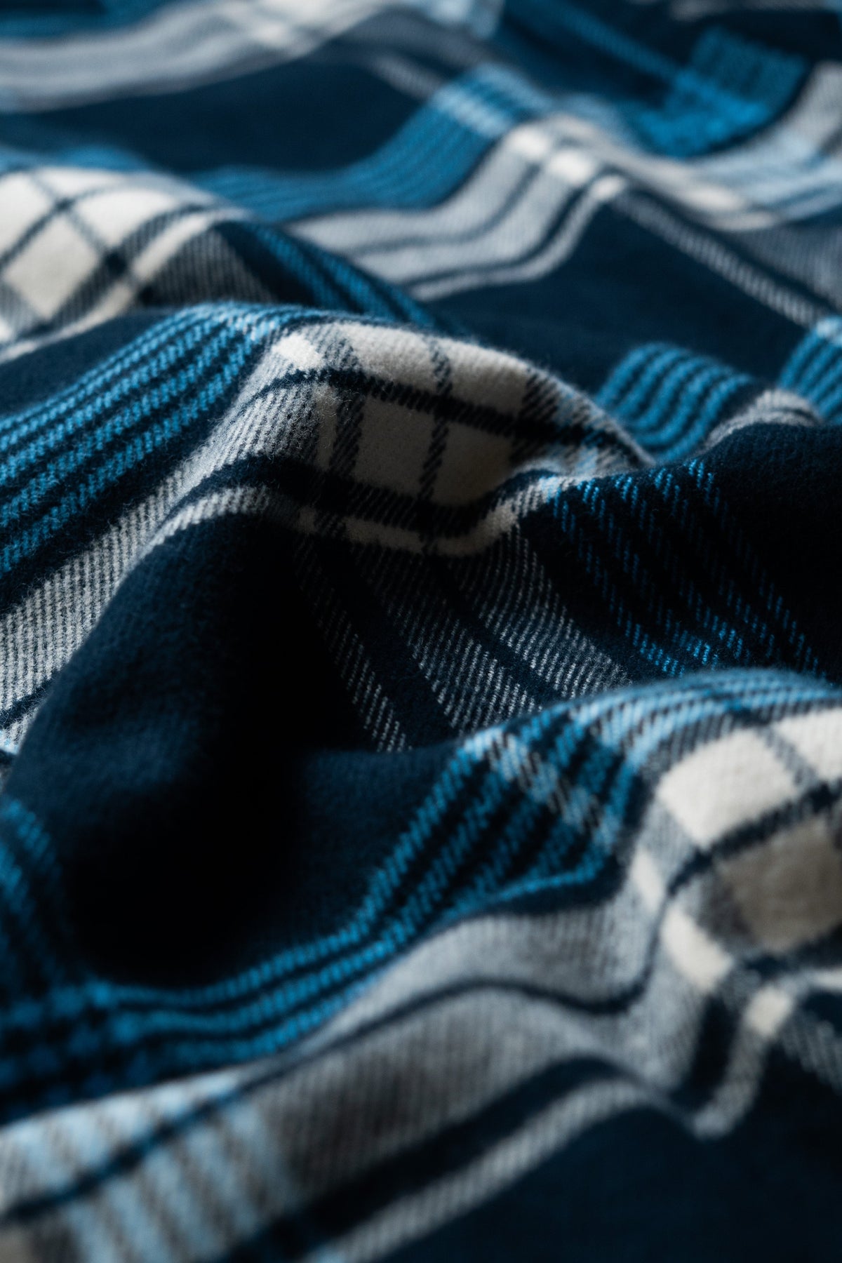 Blue Relaxed Fit Checked Casual Cotton Shirt for Men (LEWI)