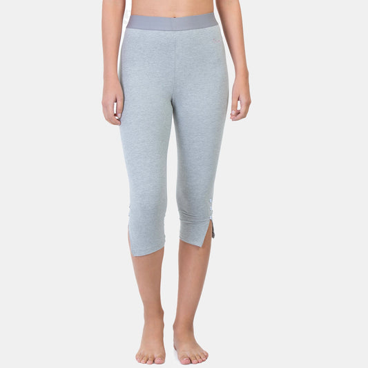 Envie Hugged Fit 3/4th Length Solid Capri