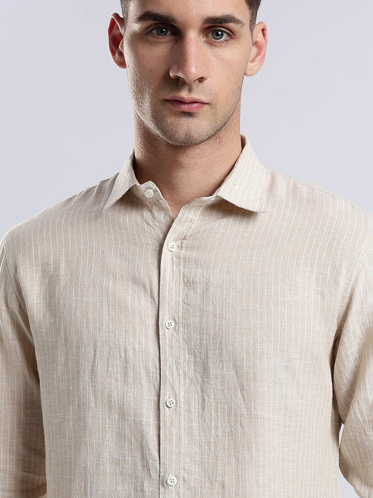 Beige linen blend men’s shirt front buttons close-up