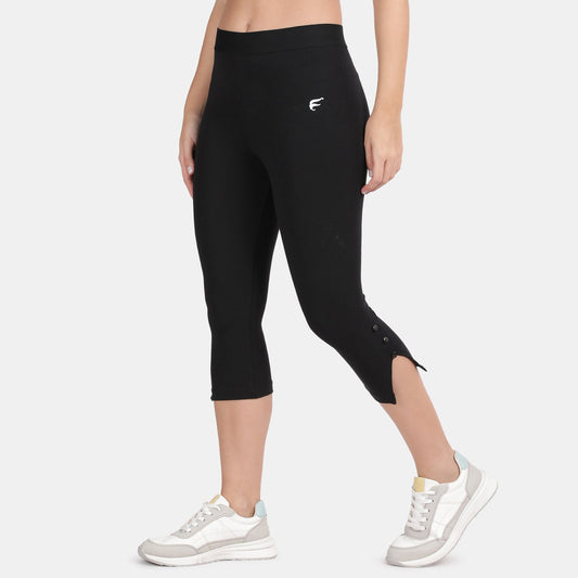Envie Hugged Fit 3/4th Length Solid Capri