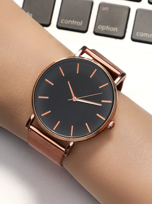 Black Analog Round Dial With Gold Hour Marker & Gold Metal Mesh Strap
