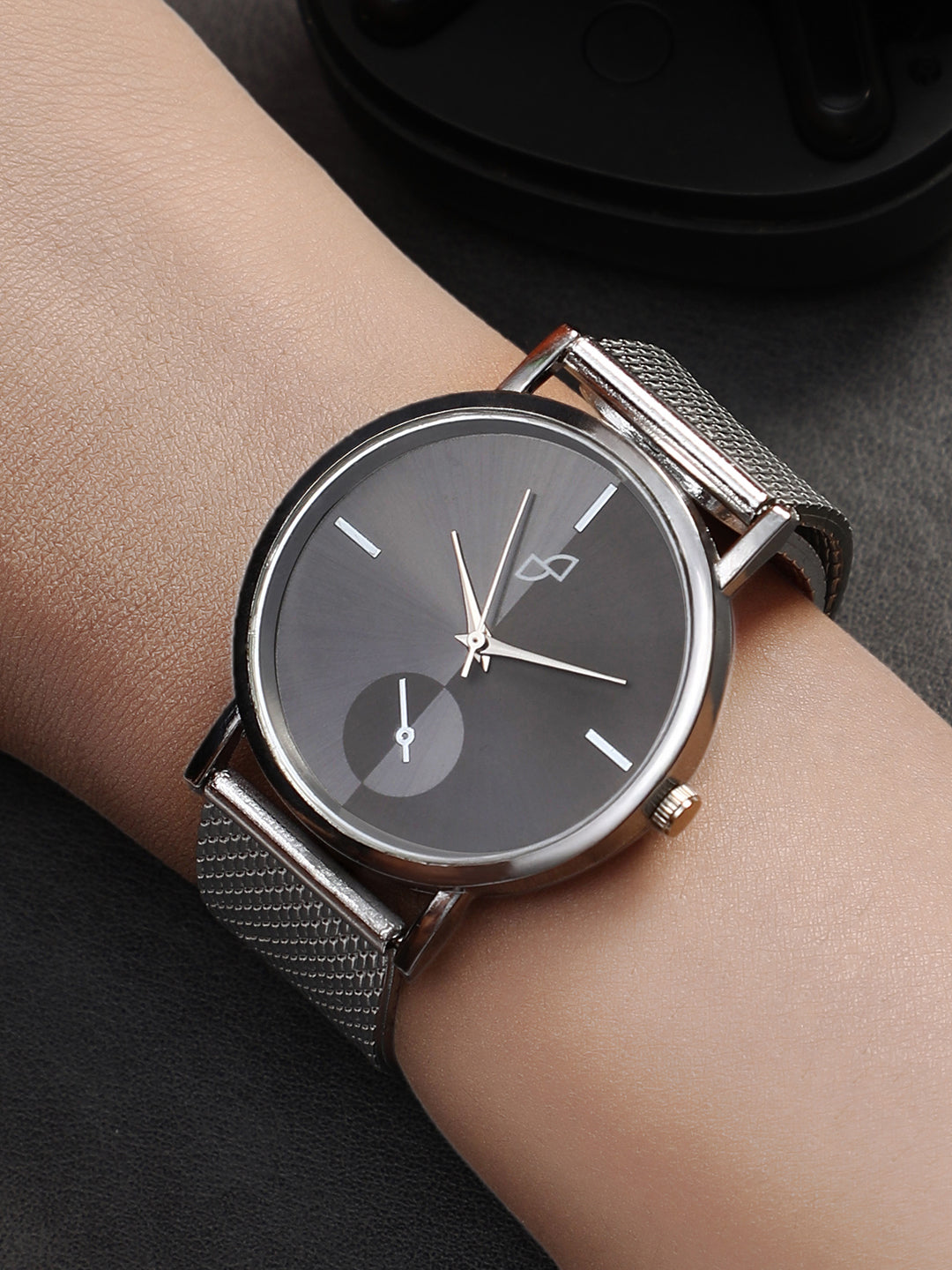 Solid Round Watch - Silver