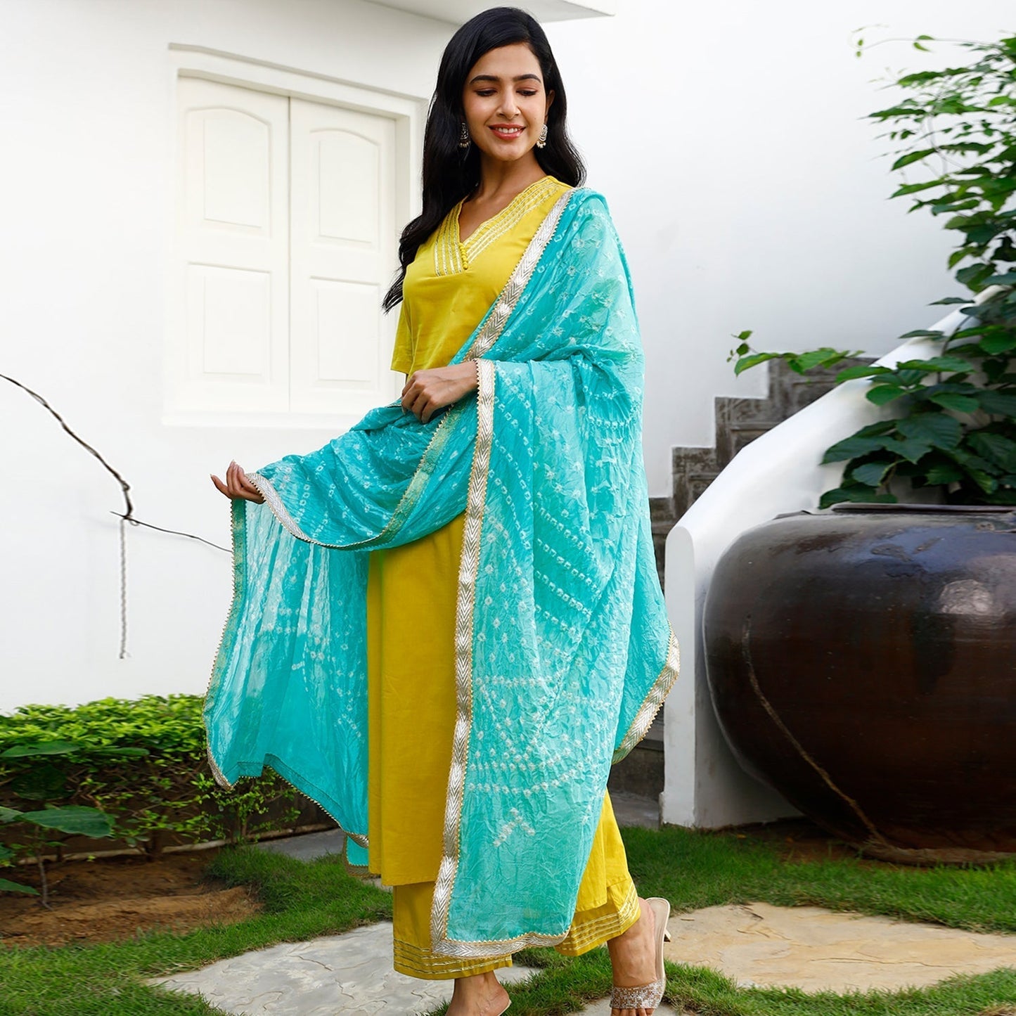 Olive Kurta With Teal Bandhani
