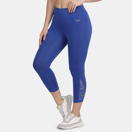 Envie Hugged Fit 3/4th Length Lace Capri