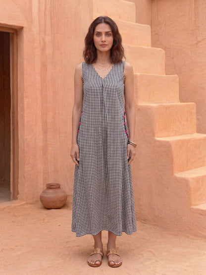 URBAN MONOCHROME MAXI DRESS