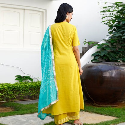 Olive Kurta With Teal Bandhani