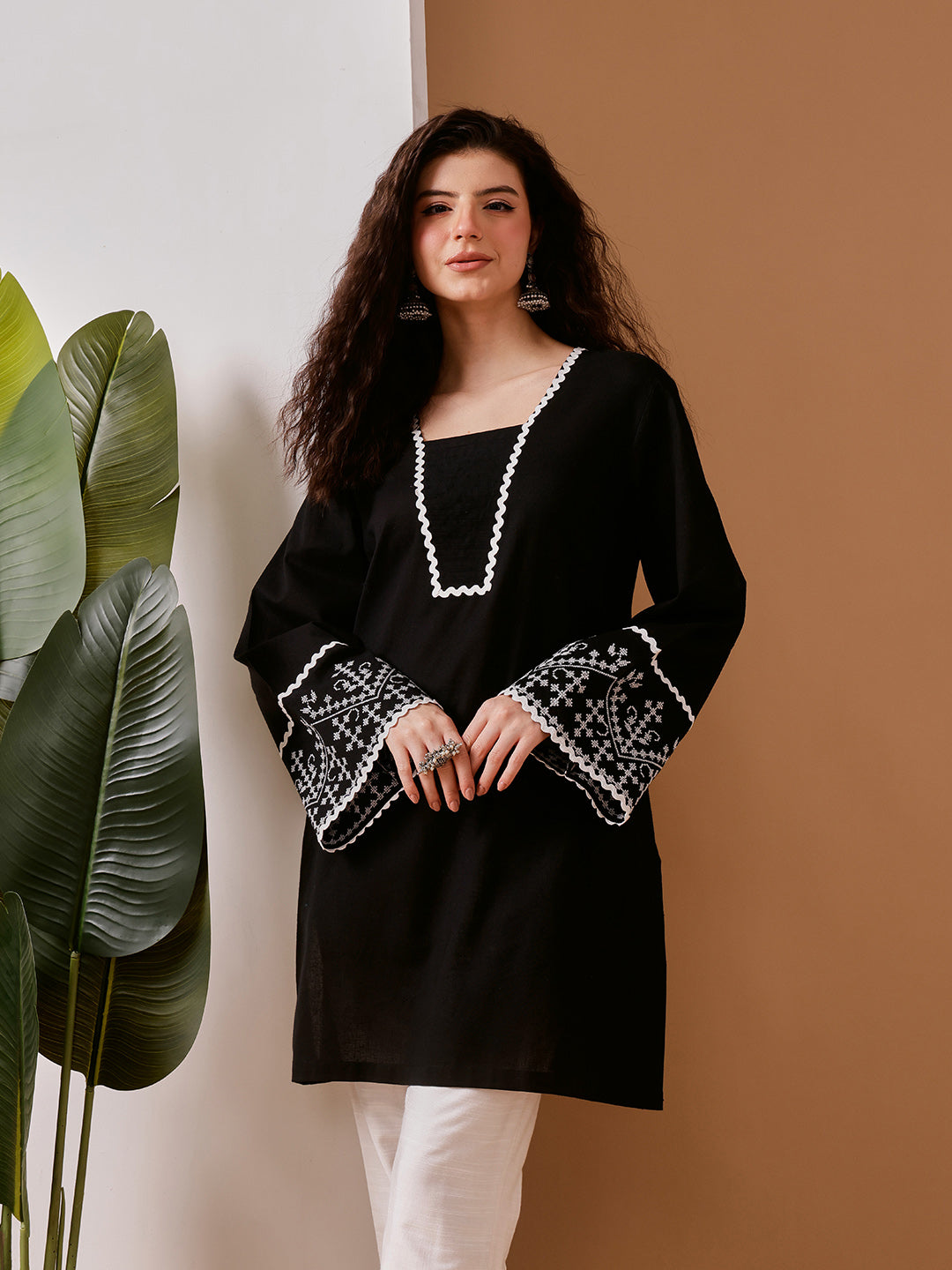 Barara Black & White Embroidered Kurta