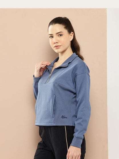 Essence Neck Pullover