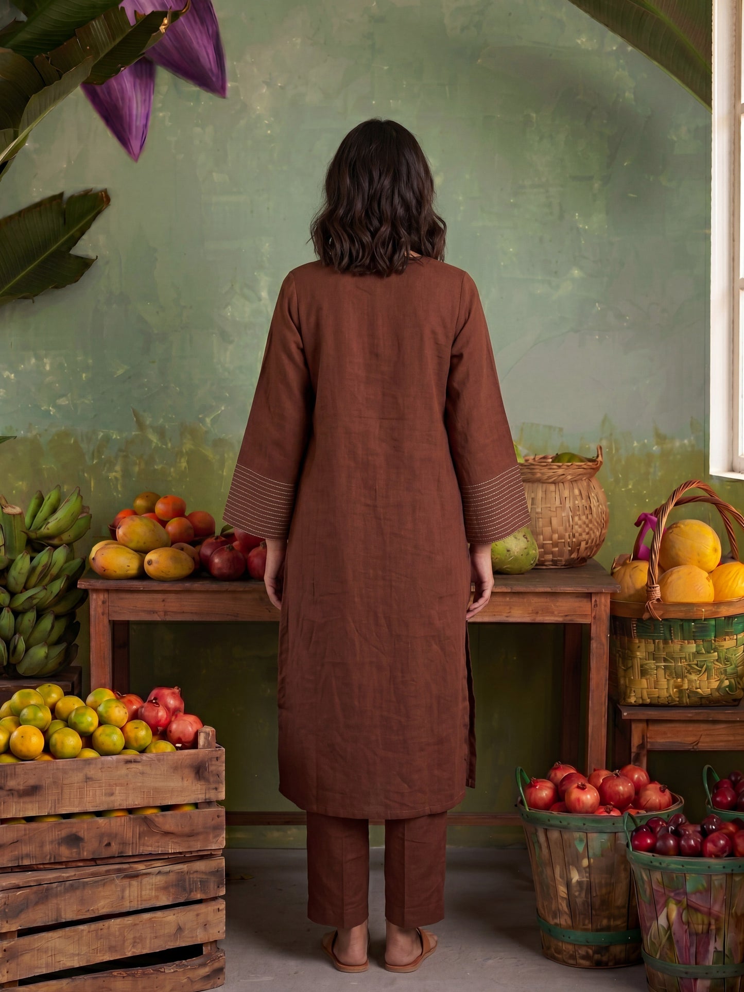 THE EARTHY LINEAR SET
