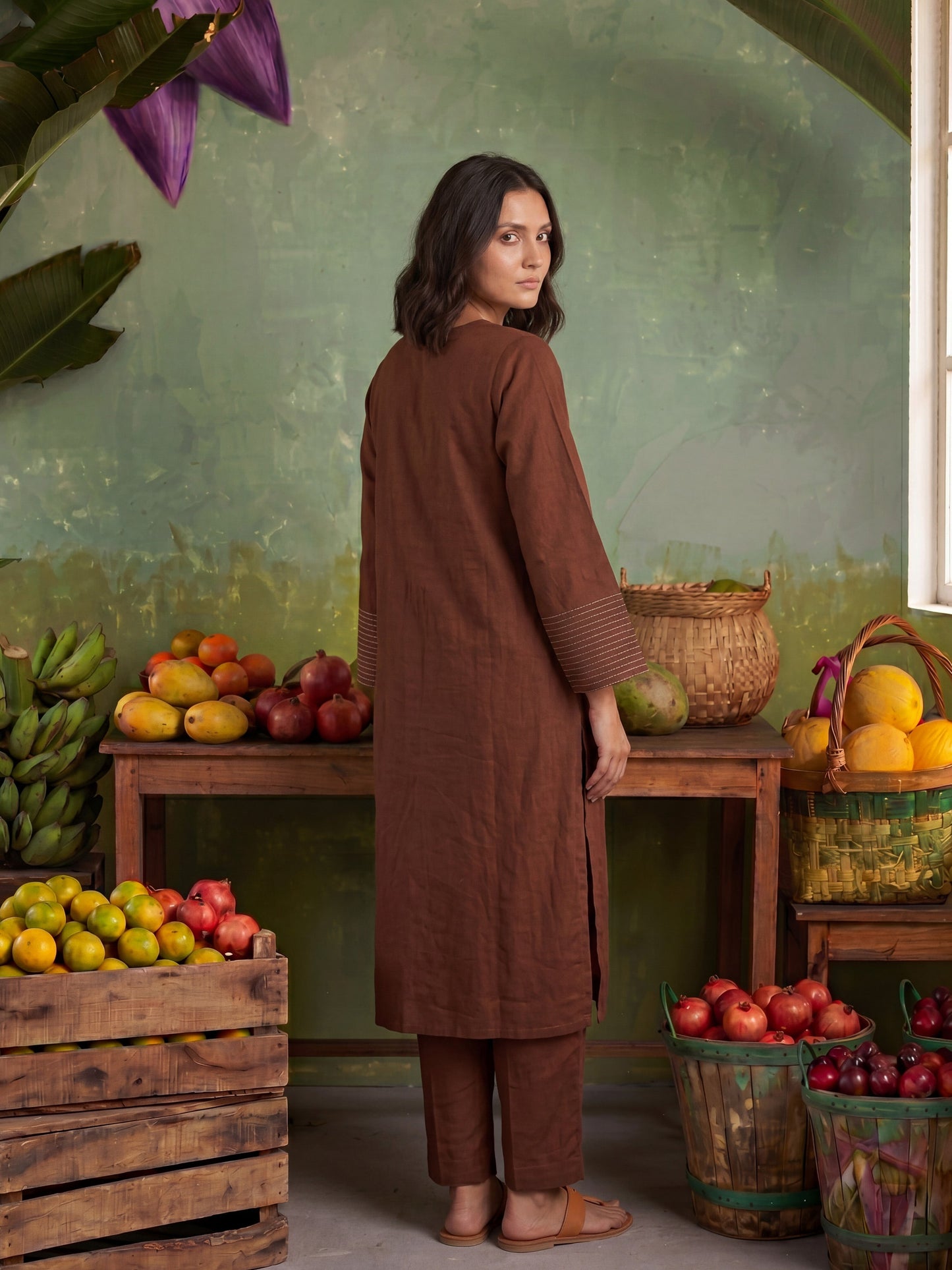 THE EARTHY LINEAR SET