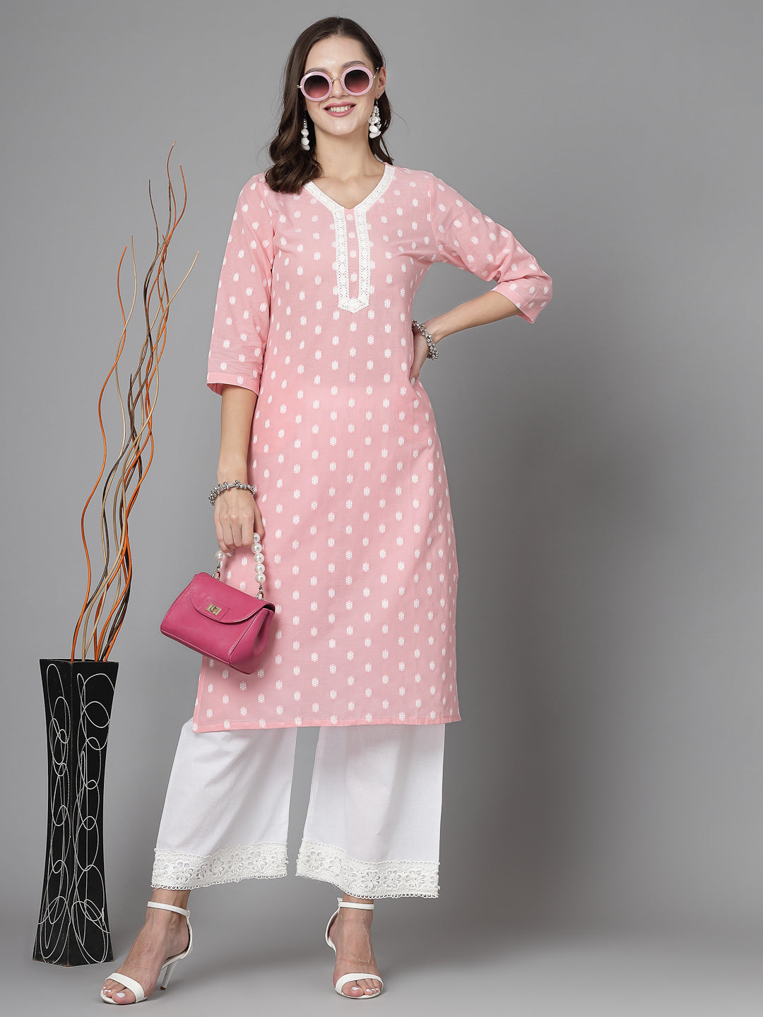 Women Baby Pink Cotton Dobby Kurta With Lace
