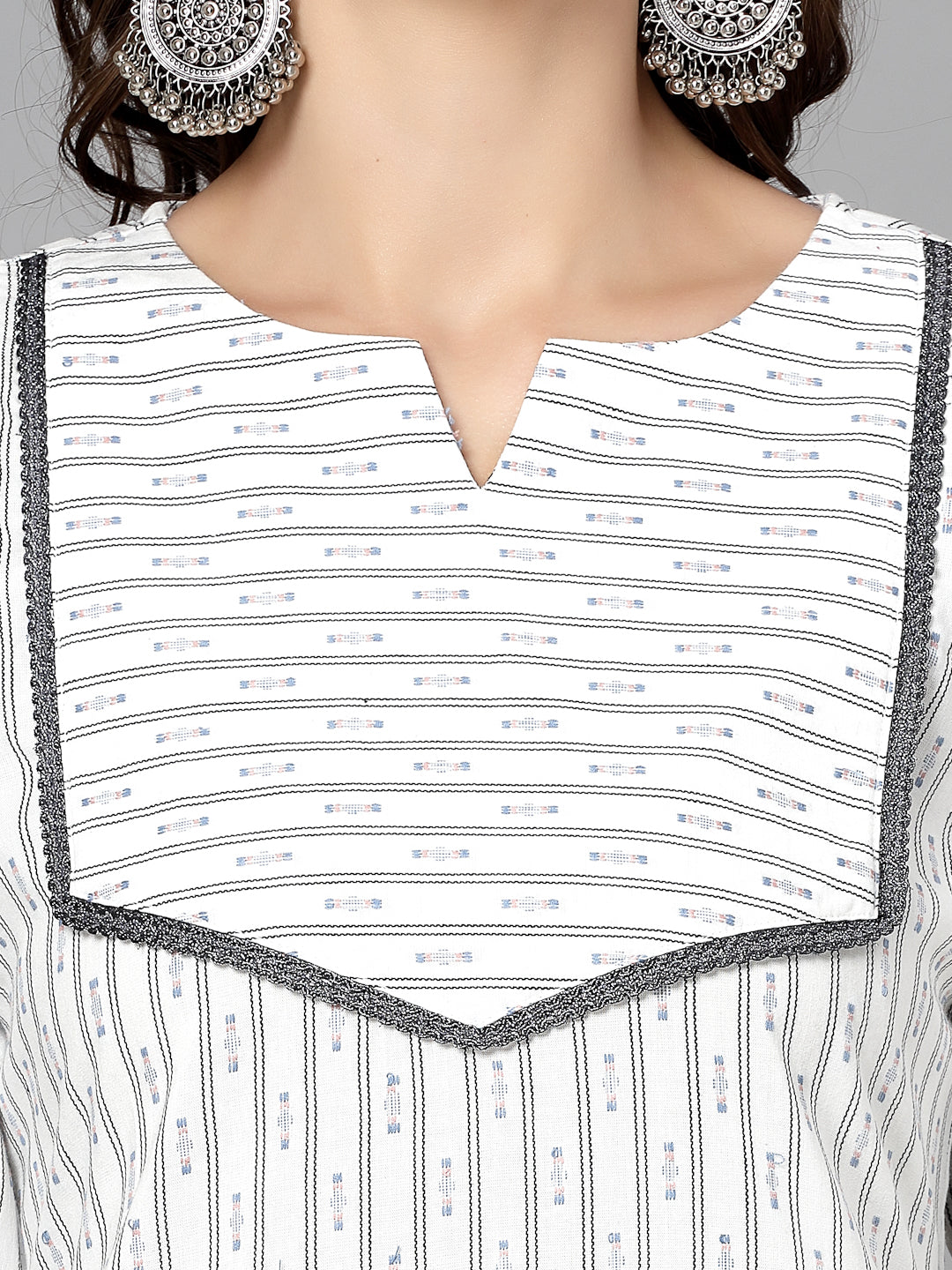 Women Off White Cotton Dobby Kurta Krya