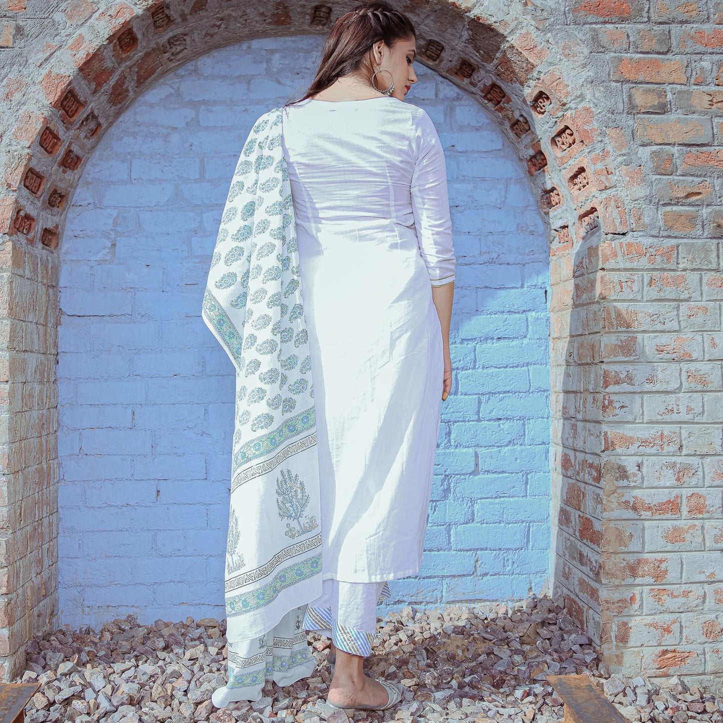 White double Neck & Block Dupatta