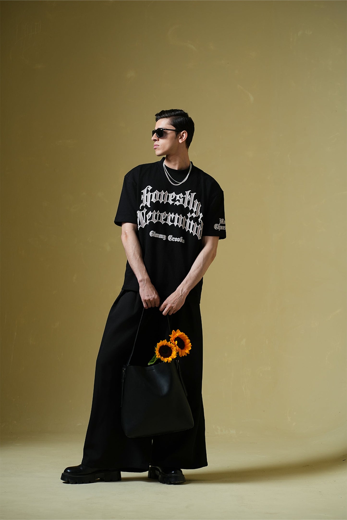 Nevermind Printed Black Oversized T-Shirt Main Character