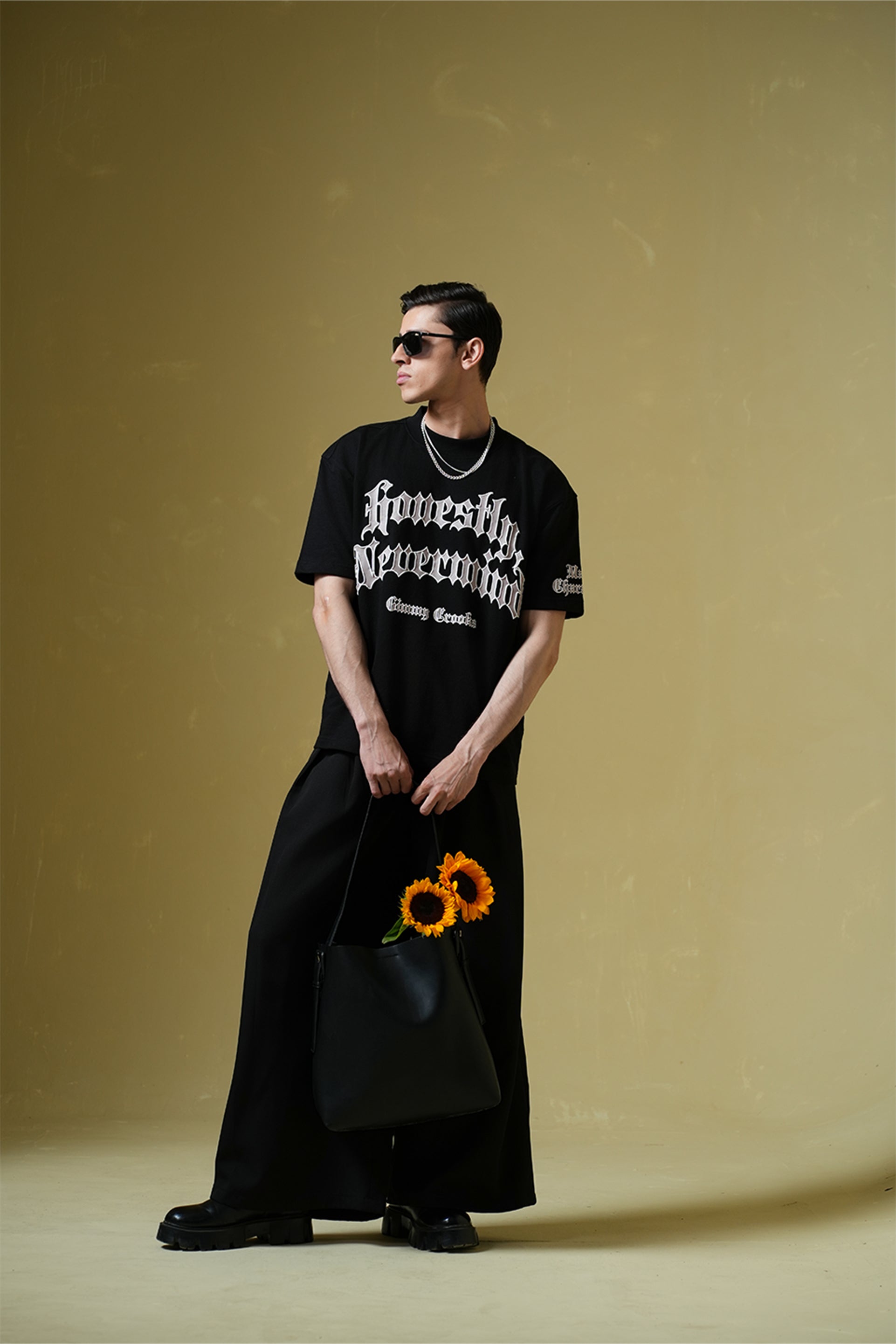 Nevermind Printed Black Oversized T-Shirt Main Character