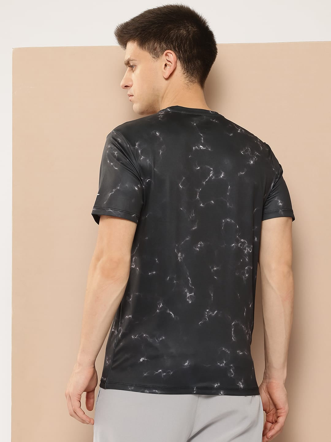 RISE STRONG TEE