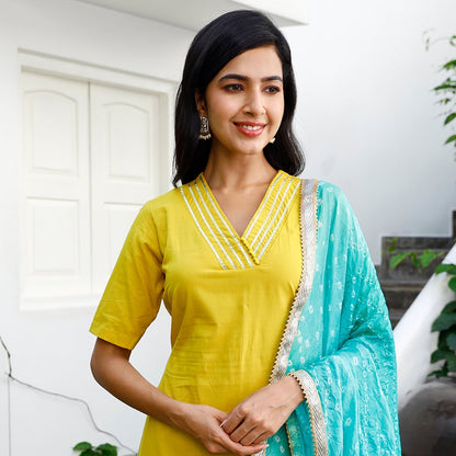 Olive Kurta With Teal Bandhani