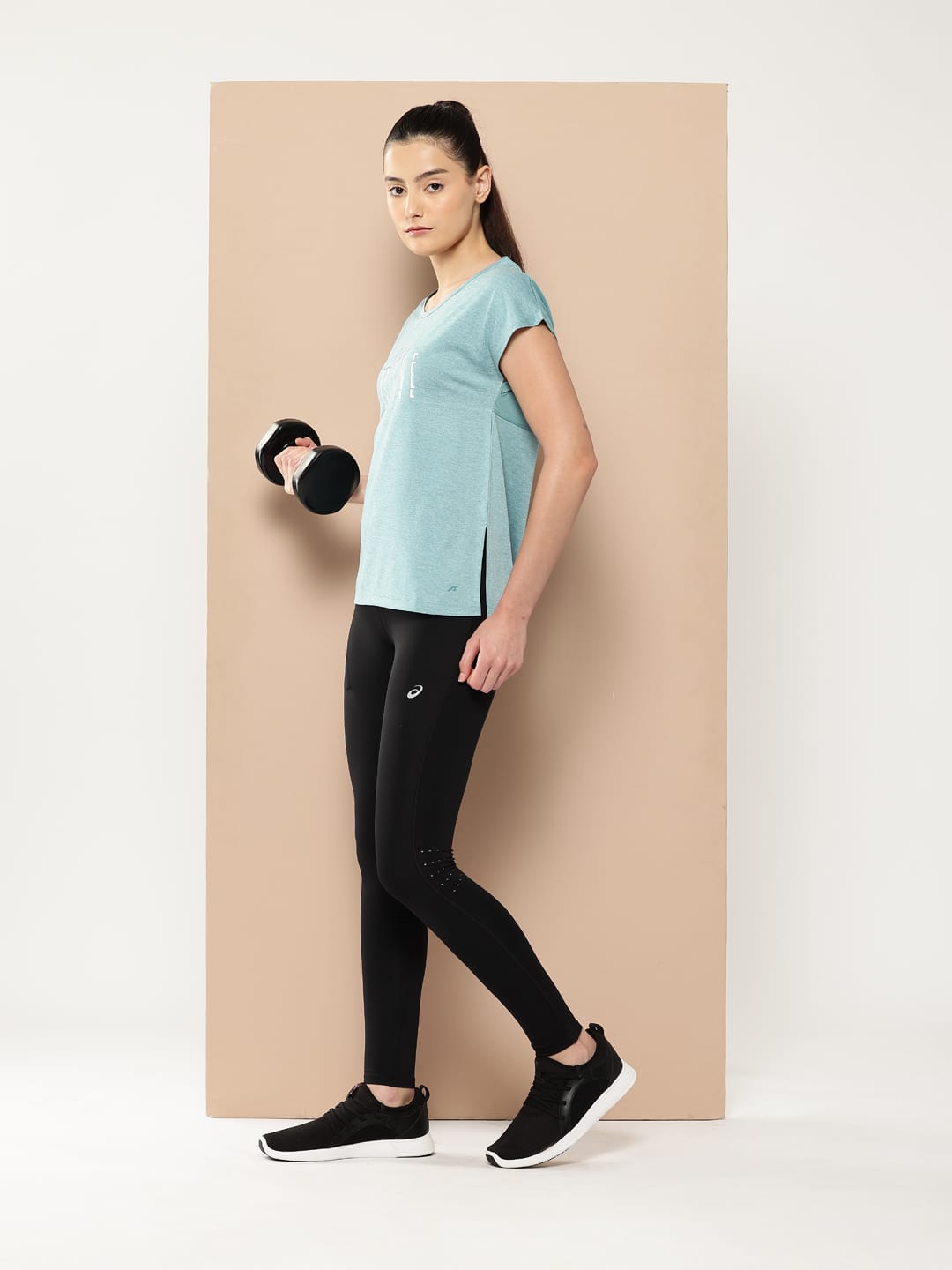 YogaTee With Back Mess Panel
