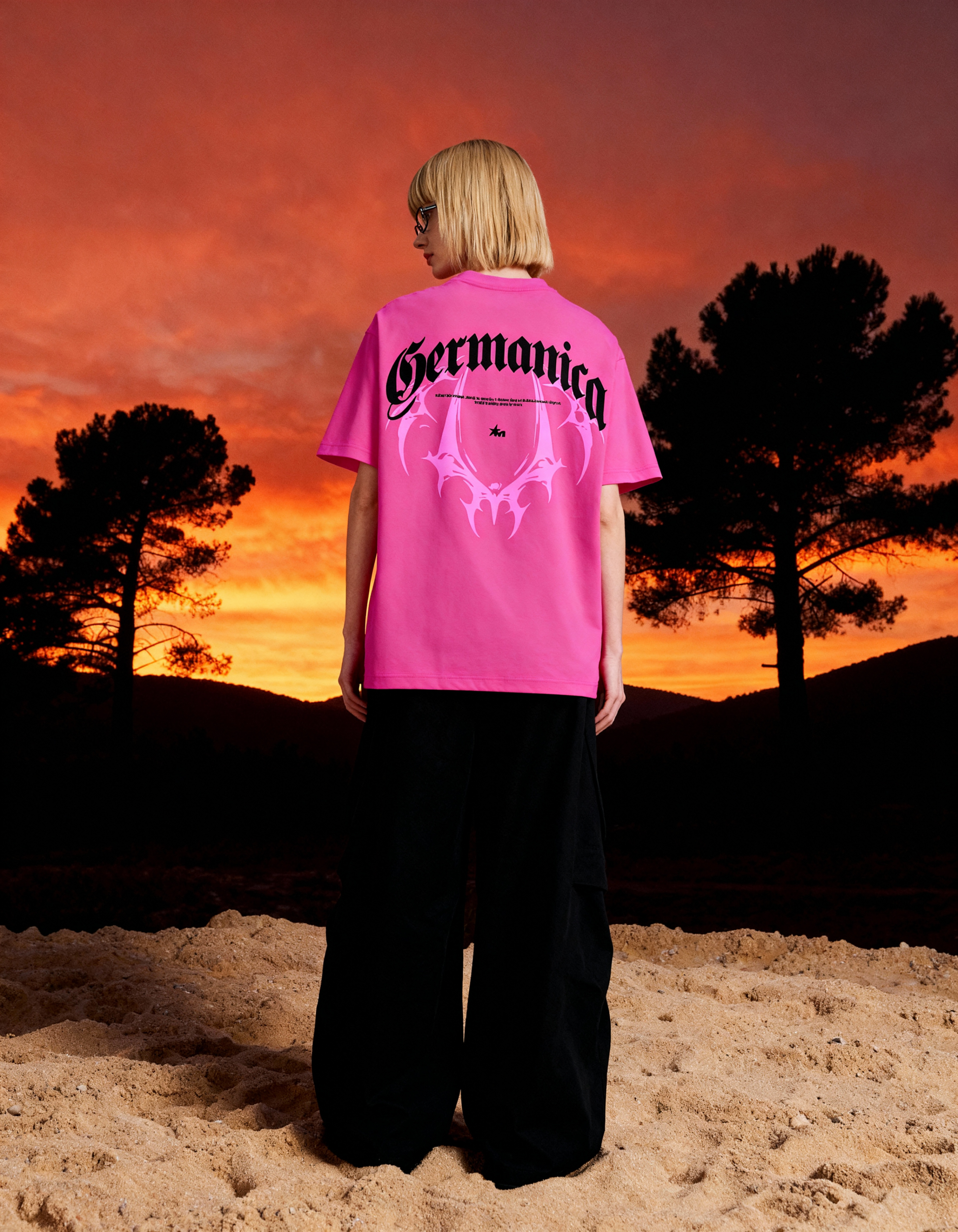 Germanica Printed Pink Oversized T-Shirt Main Character