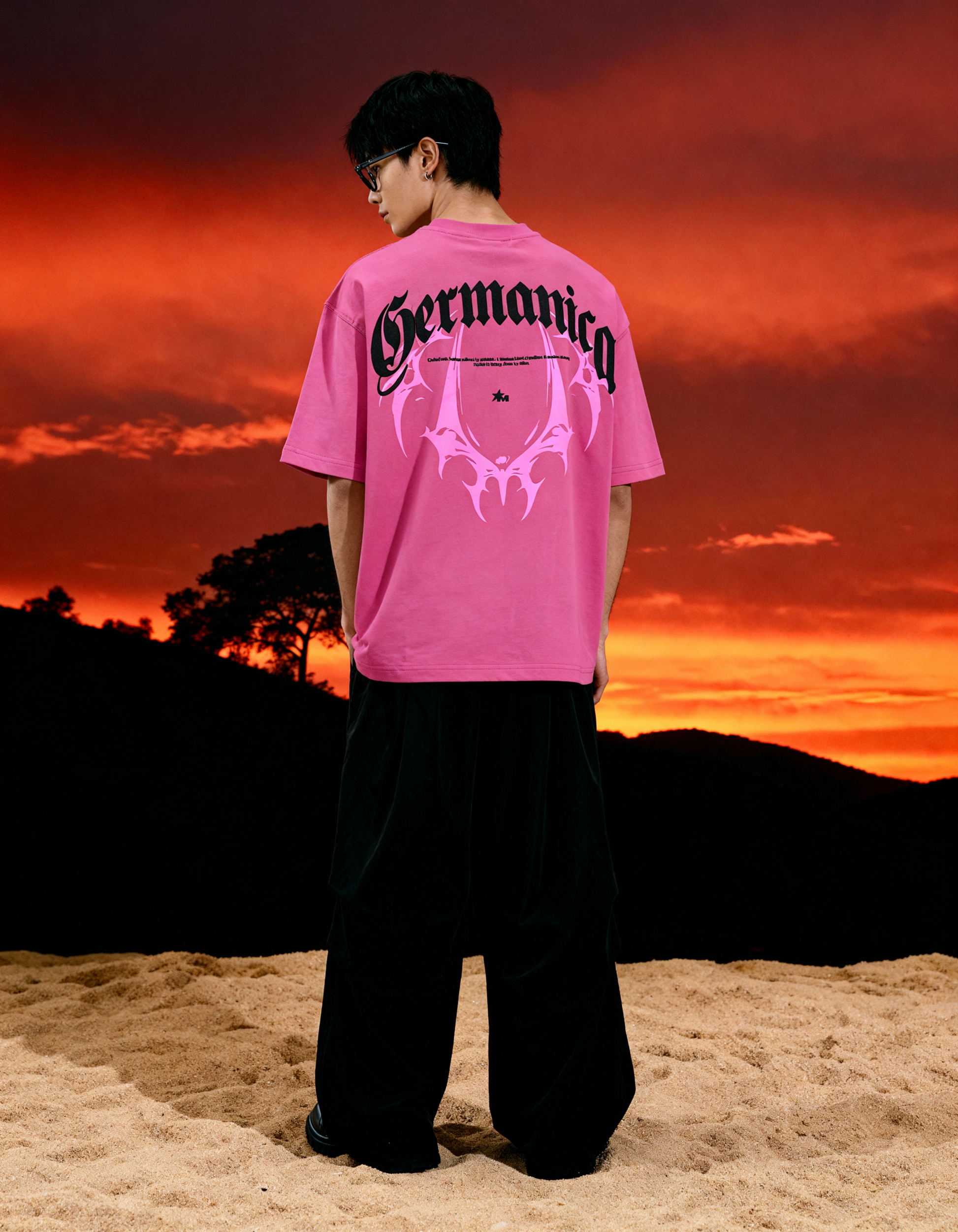 Germanica Printed Pink Oversized T-Shirt Main Character
