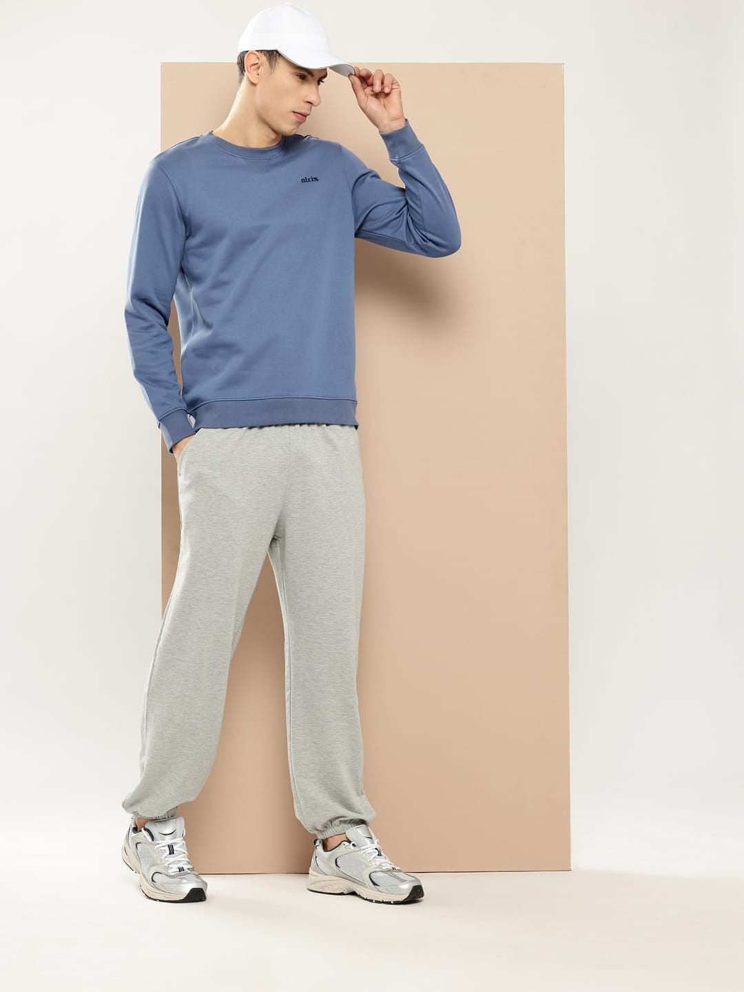 VICTORY SUBTLE SWEATSHIRT