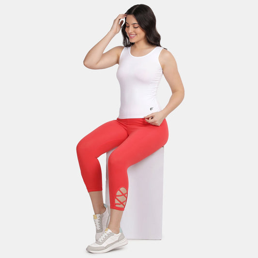 Envie Hugged Fit 3/4th Length Criss Cross Capri Pant