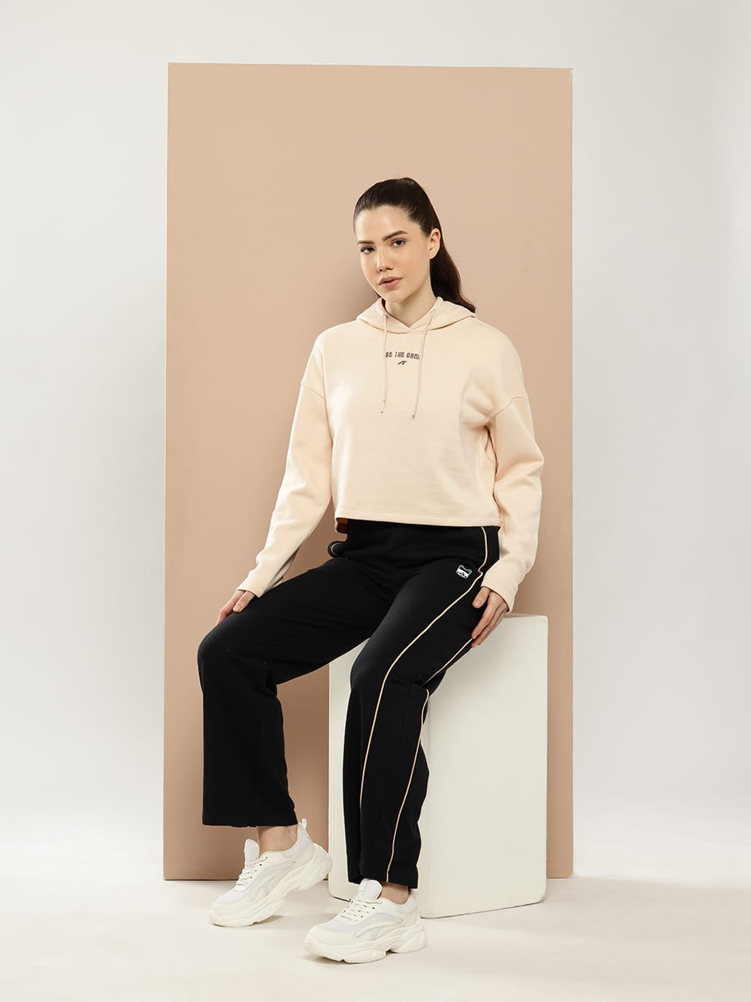 COSY STRETCH HOODIE