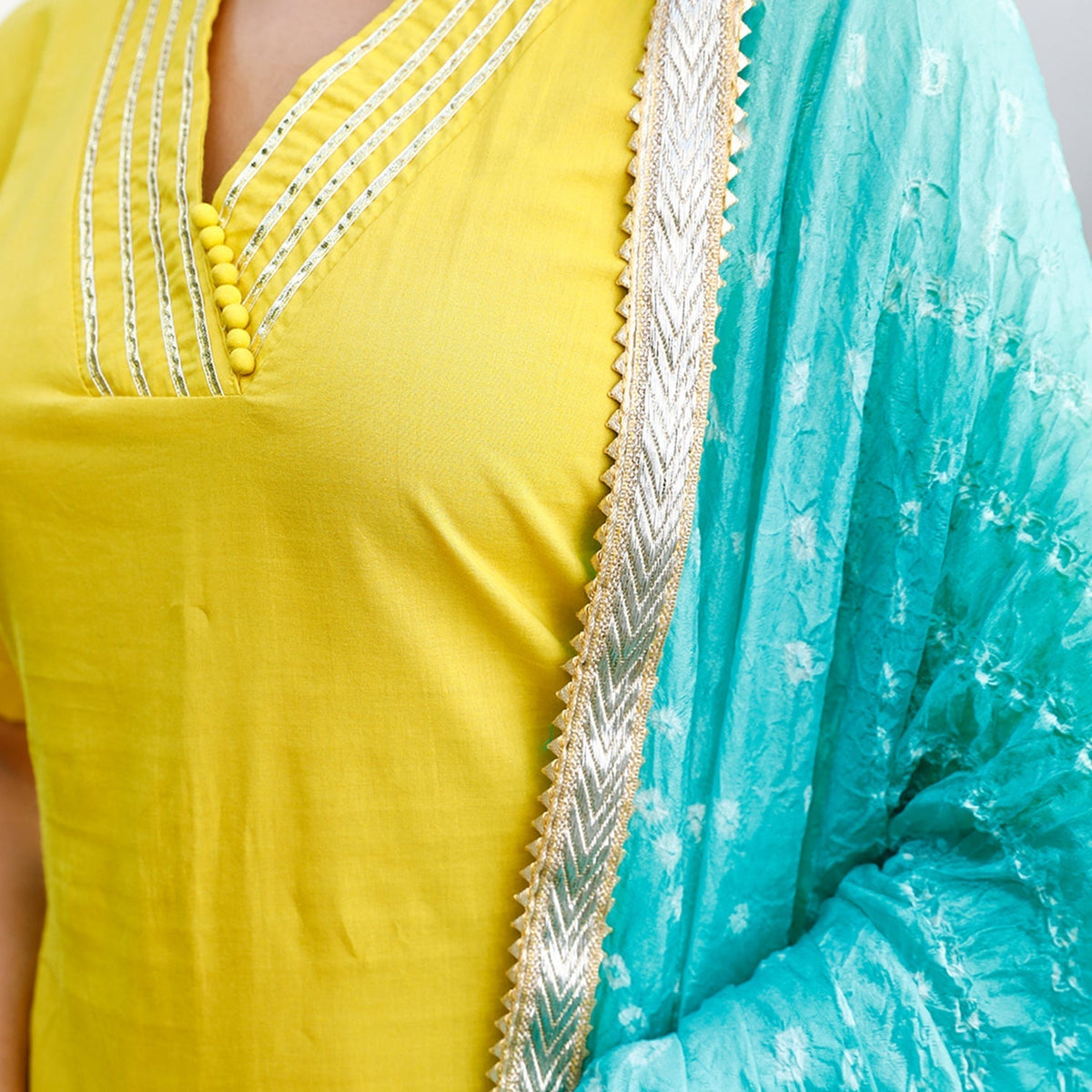 Olive Kurta With Teal Bandhani
