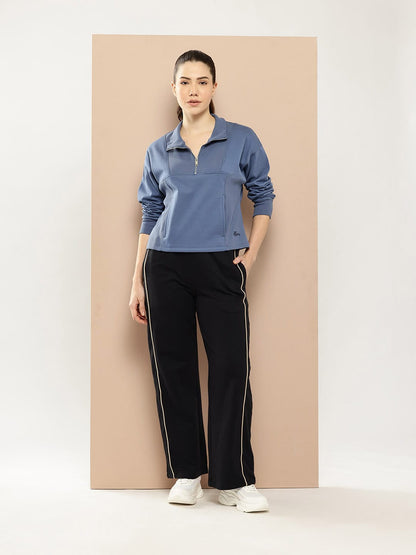 Essence Neck Pullover