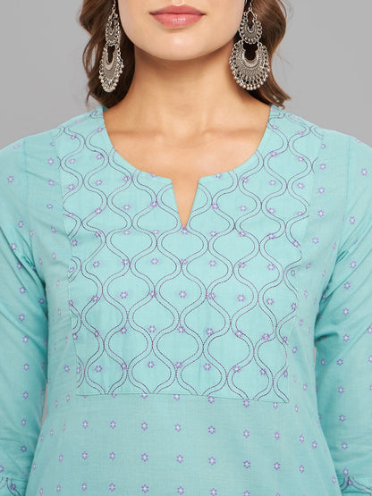 Women Sea Green Kurta With Embroidered Yoke
