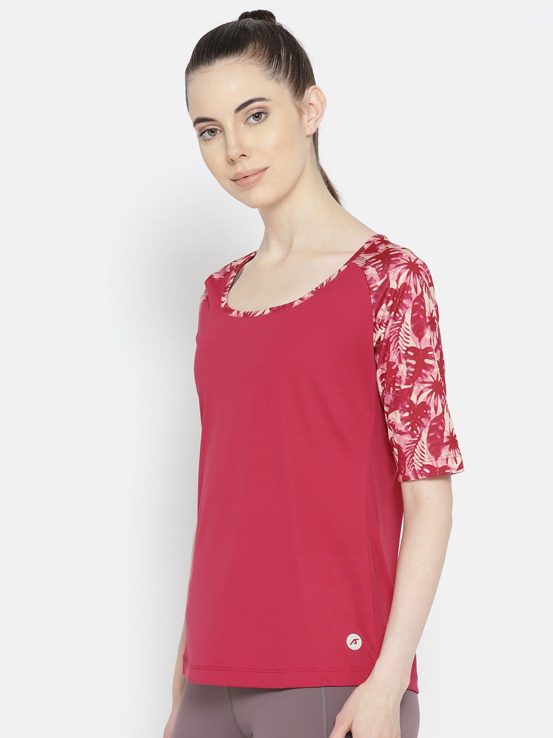 Alcis Women Pink Solid Round Neck Yoga T-shirt