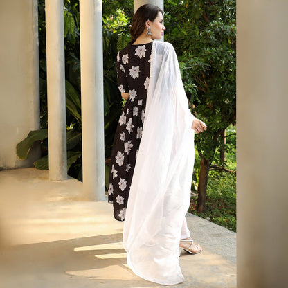 Water Lilies Kurta With Trousers And Dupatta