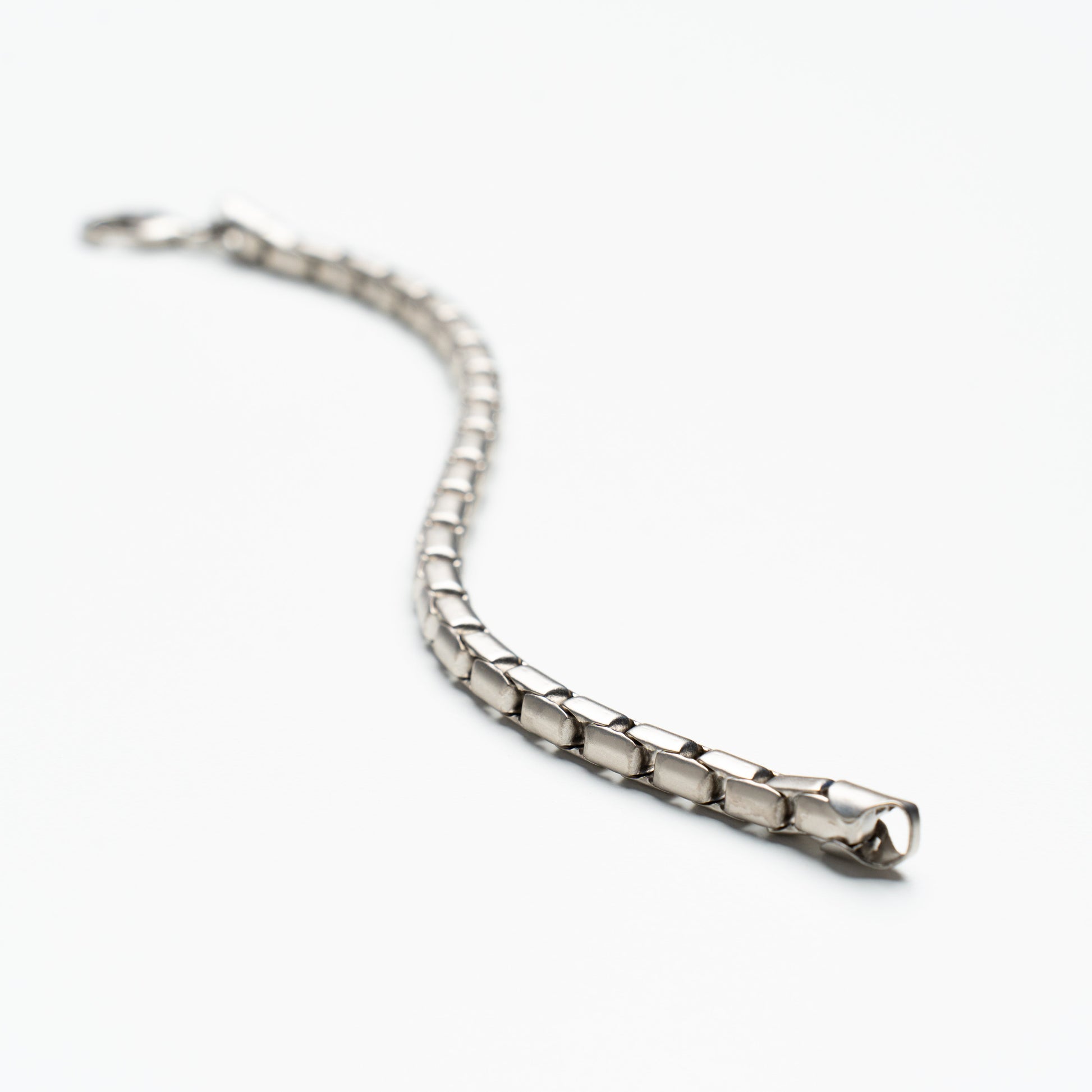 Orb - Chain Bracelet - Satin Silver Zach