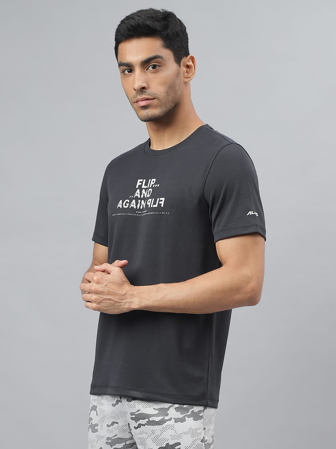 Alcis Men Printed Black Anti-Static Slim-Fit Round Neck Training T-Shirt