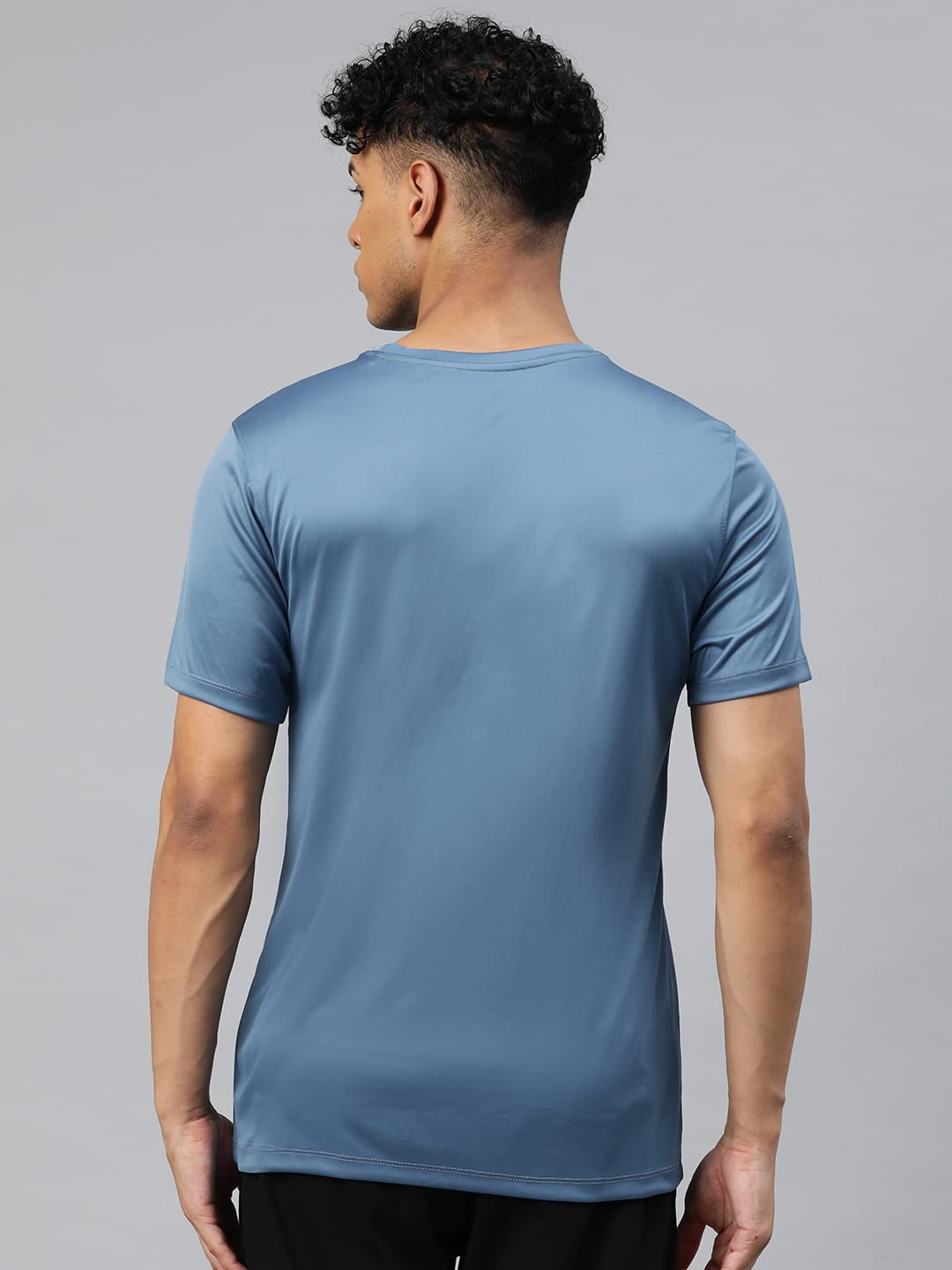 Alcis Men Blue Typography Printed Dry Tech Slim Fit T-shirt