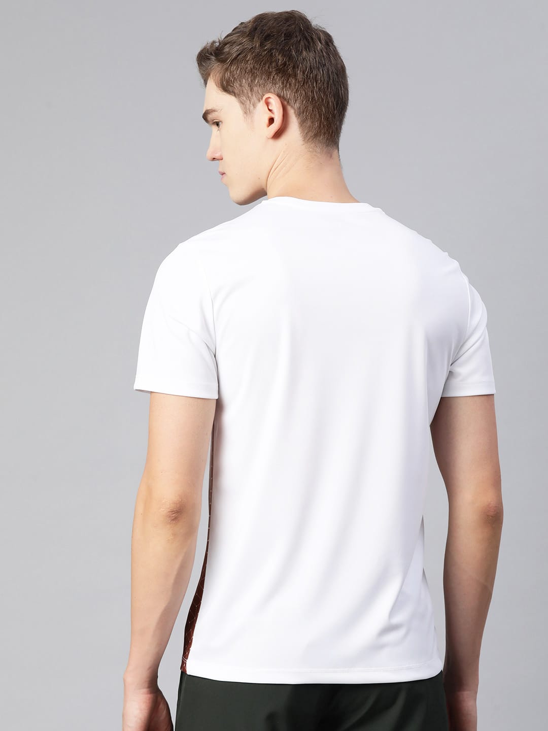 Alcis Men White Abstract Printed Dry Tech Slim Fit T-shirt