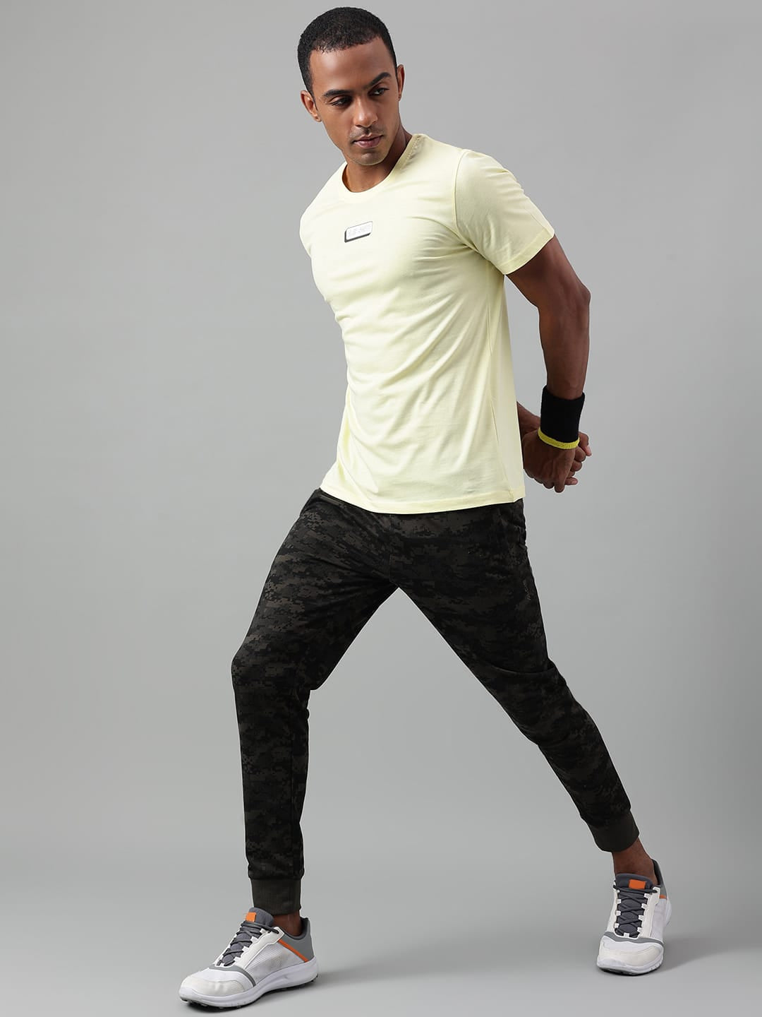 Alcis Men's Printed Light Yellow Soft-Touch Regular-Fit Athleisure T-Shirt