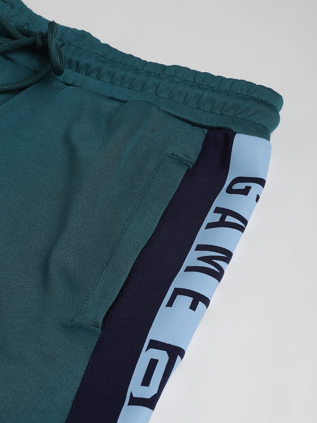 Alcis Men Deep Lake Graphic Print Soft-Touch Slim-Fit Athleisure Shorts